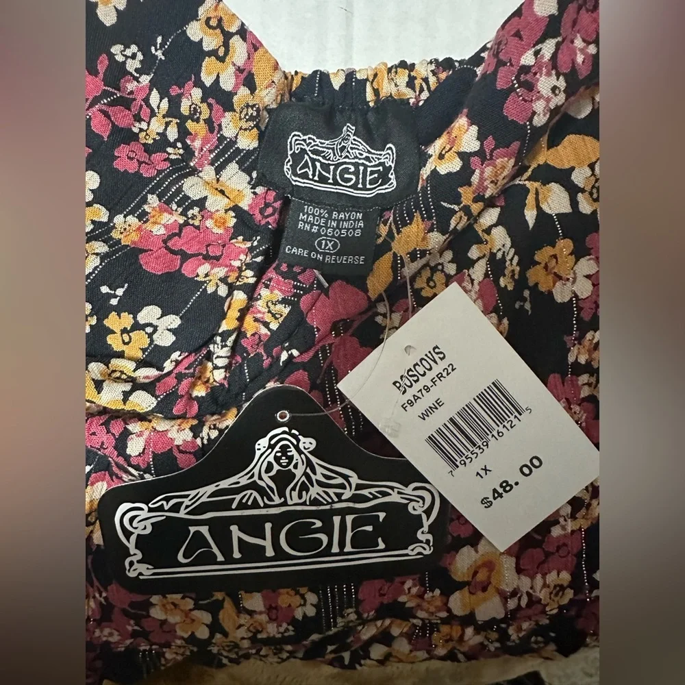 Angie Floral Blouse - Black and Pink - Picture 6 of 8